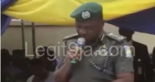 Embarrassing Video Exposes Inspector General of Police Struggling To Read A Speech (WATCH)
