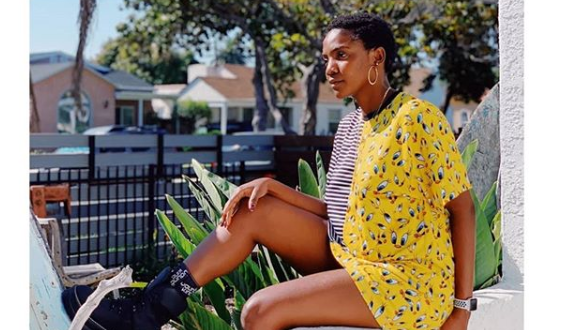 Singer Simi New Photo Sparks Up Pregnancy Speculations (Photo)